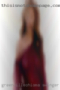 Greenvilleohioma swinger red hairy wife with shoulders