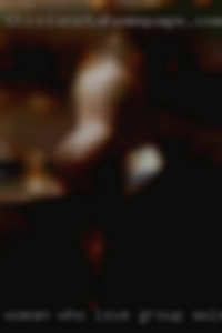 woman who love group swingers